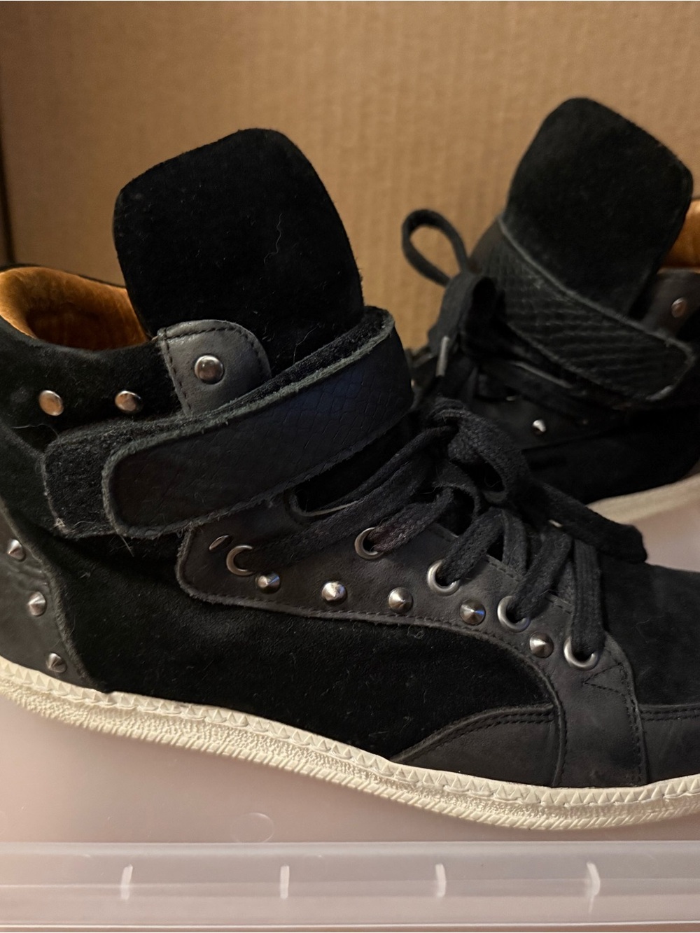Comptoir Des Cotonniers black leather and suede studded  women’s sneakers